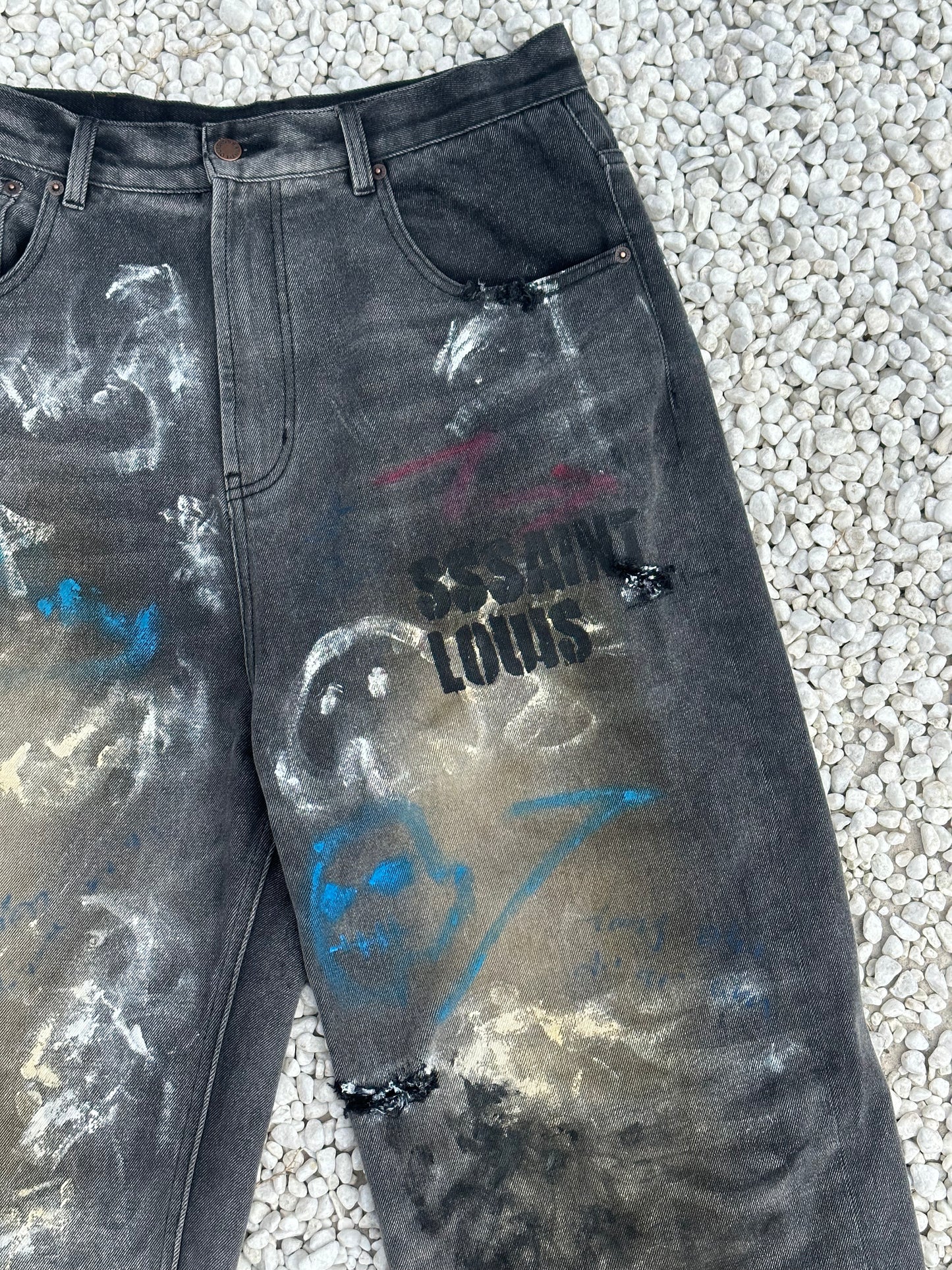 Sssaint Louis Distressed Paint Jean