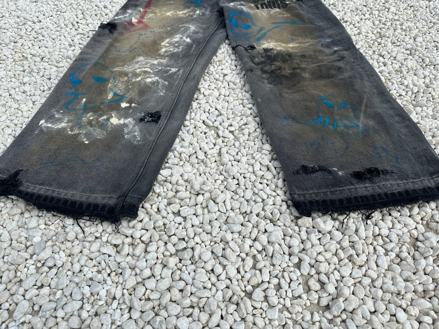 Sssaint Louis Distressed Paint Jean